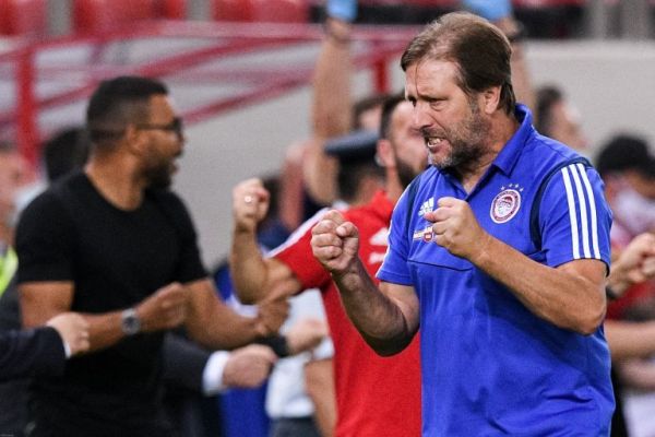 Μαρτίνς: Νίκη κόντρα στην ΑΕΚ για να δώσουμε χαρά στον κόσμο μας