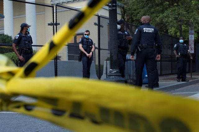 Νεκρός ηλικιωμένος από πυρά αστυνομικών – Αρνήθηκε να βάλει μάσκα