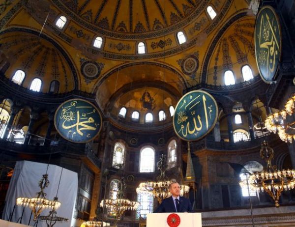 Αγία Σοφία : Θα καλύψουν τις αγιογραφίες με ειδικά εφέ