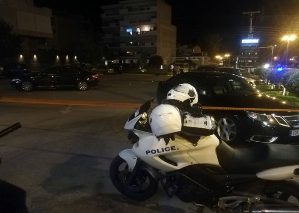 Επίθεση στη Βούλα: Νέο μαφιόζικο χτύπημα στον πόλεμο της νύχτας – Οι πρώτες εικόνες