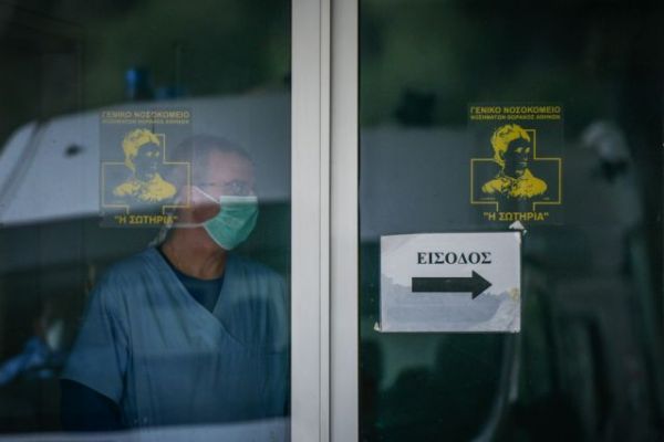 Κοροναϊός: 52 νέα κρούσματα και ένας νεκρός στην Ελλάδα – 11 εισαγόμενα [γραφήματα]