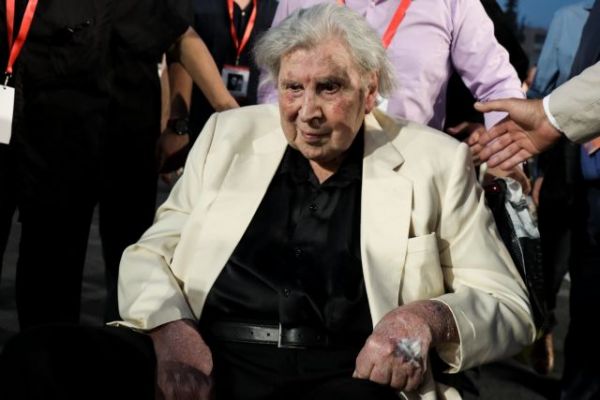 Ο γερμανικός Τύπος υμνεί τον Μίκη Θεοδωράκη: «Ο απρόβλεπτος λαϊκός ήρωας»