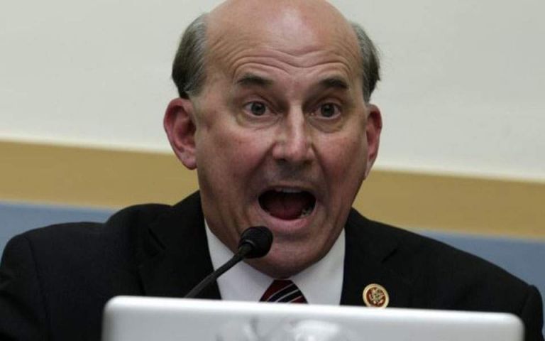 Θετικός στον κοροναϊό γερουσιαστής που επρόκειτο να συνταξιδέψει με τον Τραμπ