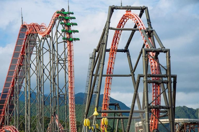 Ιαπωνία: Θεματικό πάρκο απαγορεύει τα… ουρλιαχτά λόγω κοροναϊού