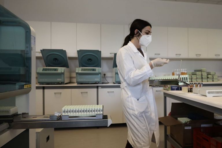 Κοροναϊός: Ανησυχία Κικίλια για ασυμπτωματικούς φορείς