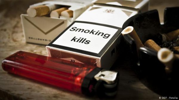 Οι Βρετανοί κόβουν το κάπνισμα λόγω κοροναϊού