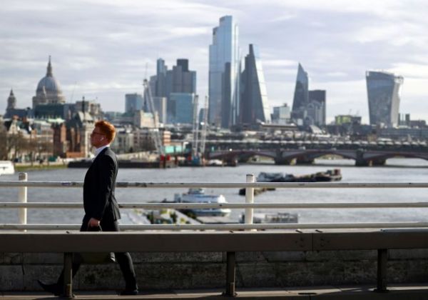 Βρετανία: Μέτρα στήριξης ύψους 30 δισ. λιρών για την ανάκαμψη από την πανδημία