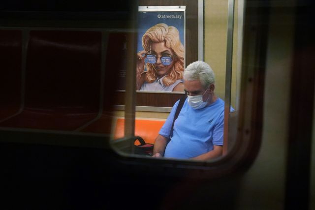 Κοροναϊός: Ξεπερνούν τις 130.000 οι νεκροί στις ΗΠΑ εκτιμά το Reuters