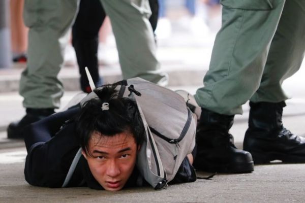 Χονγκ Κονγκ: Το Πεκίνο αντιμέτωπο με τη διεθνή κοινότητα