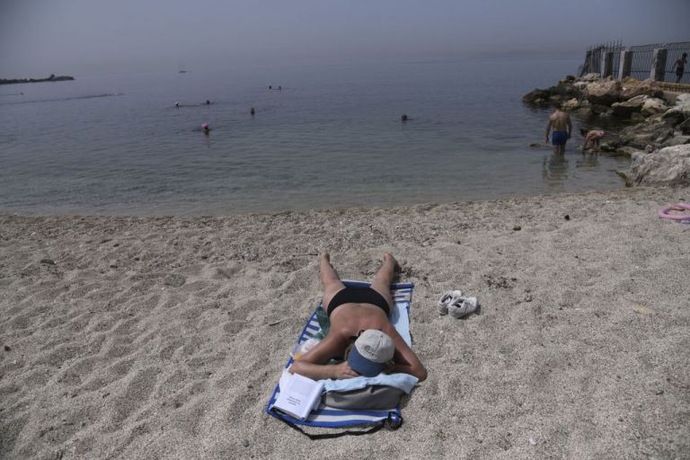 Καιρός : Συνεχίζει ο μίνι καύσωνας – Πού θα χτυπήσει ξανά 38αρι