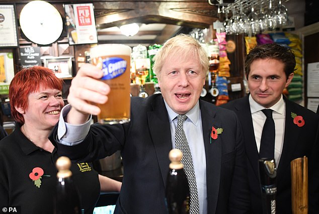 Ανοίγουν το Σάββατο οι παμπ της Βρετανίας – «Φερθείτε με υπευθυνότητα» λέει ο Μπόρις Τζόνσον