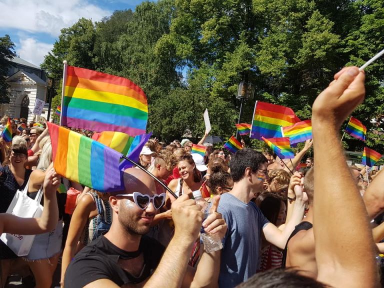 Βρετανία και ΕΕ κλείνουν τα σύνορα στους ΛΟΑΤΚΙ μετανάστες