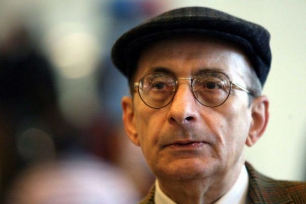 «Προσεύχεσθε καμμιά φορά για τους γιατρούς»