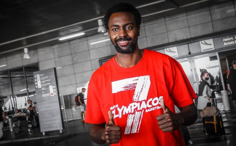 Ολυμπιακός : Στην Αθήνα ο Λιβιό Ζαν Σαρλ [Εικόνες]