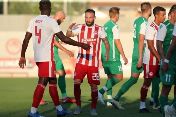 Εντυπωσιακό φάουλ του Βαλμπουενά και 2-0 ο Ολυμπιακός