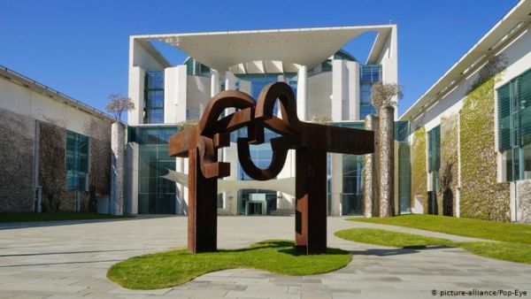 Το Βερολίνο υποβαθμίζει τη σημασία της τριμερούς συνάντησης