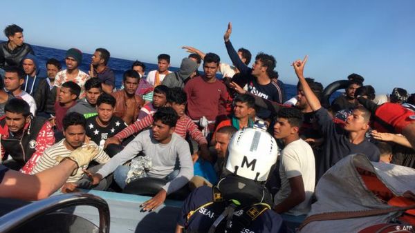 Εκατοντάδες πρόσφυγες μέσα σε 24 ώρες στη Λαμπεντούζα