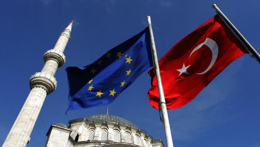 «Ήρθε η ώρα να δείξει η ΕΕ στον Ερντογάν τα όριά του» – Οι προσδοκίες από την επίσκεψη Μπορέλ στην Τουρκία