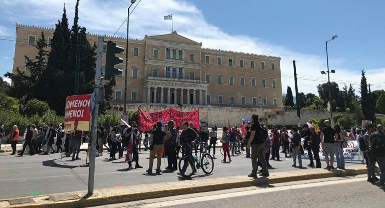 Συνεχίζεται η πολιτική αντιπαράθεση για τον νόμο περί διαδηλώσεων