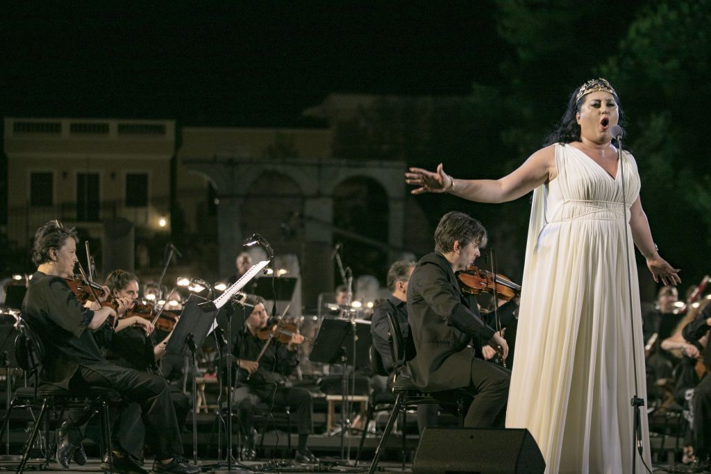 «Όλη η Ελλάδα, ένας Πολιτισμός»: Εντυπωσιακή Ανίτα Ρατσβελισβίλι στη Ρωμαϊκή Αγορά