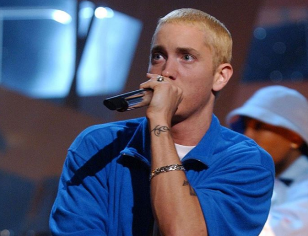 Eminem : «Ριμάρει» κατά όσων αρνούνται να φορέσουν μάσκα