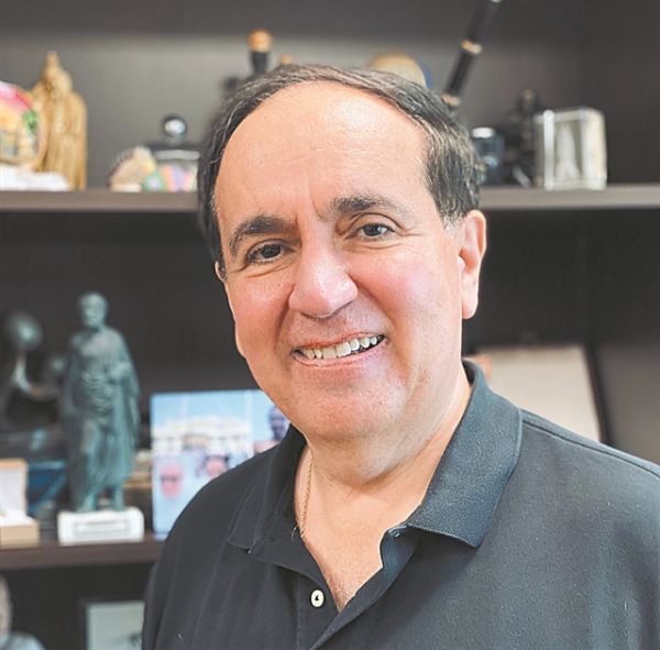 «Ντρέπομαι για τον Τραμπ. Αγυρτεία να μιλάει για ενέσεις απολυμαντικών»