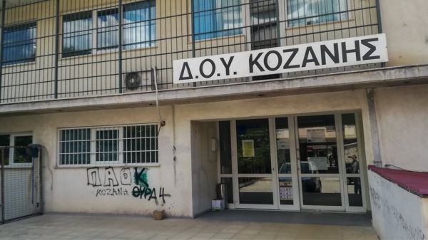 Επίθεση με τσεκούρι: Σε κρίσιμη κατάσταση παραμένει ο 57χρονος εφοριακός