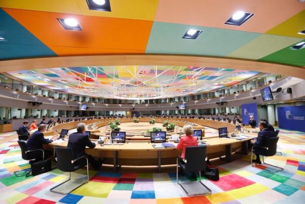 Το Άγιο Δισκοπότηρο της Νέας Ενδογενούς Ανάπτυξης