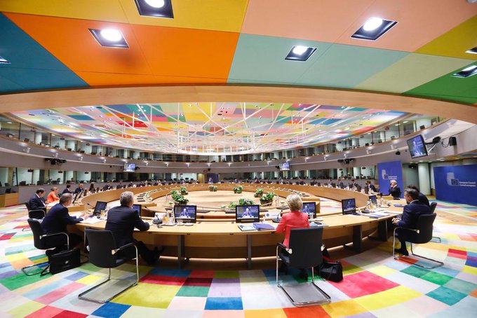 Το Άγιο Δισκοπότηρο της Νέας Ενδογενούς Ανάπτυξης