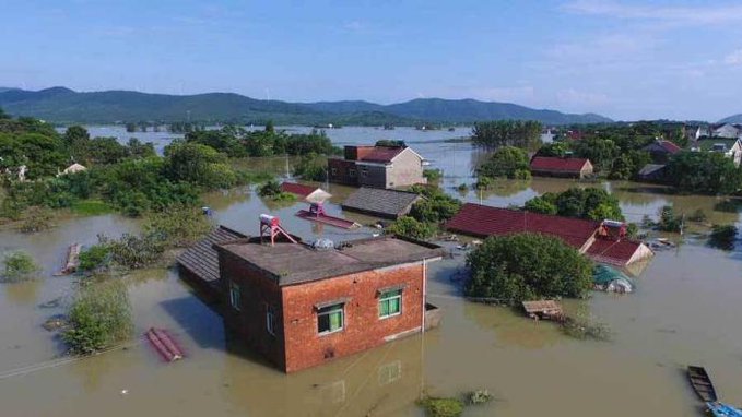 Κίνα: Δεκάδες νεκροί από τις καταρρακτώδεις βροχές