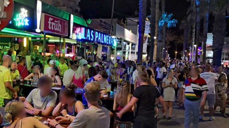 Κοροναϊος : Αλλαγή συμπεριφοράς ζητά ο ΠΟΥ από τους νέους – «Δεν είστε άτρωτοι»