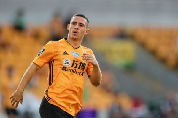 MVP του αγώνα ο Ποντένσε, τον αποθέωσε ο Νούνο Εσπίριτο