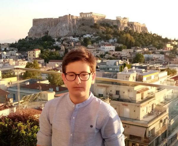 Θεσσαλονίκη: Πρωτιά 13χρονου Έλληνα σε παγκόσμιο διαγωνισμό ποίησης – Πάνω από 4.000 συμμετοχές