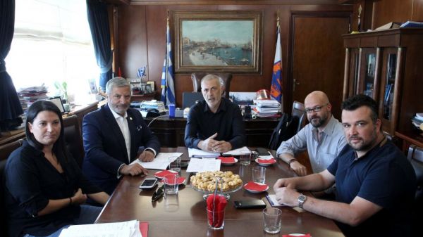 Συνάντηση Μώραλη – Πατούλη για τα μεγάλα έργα στον Πειραιά