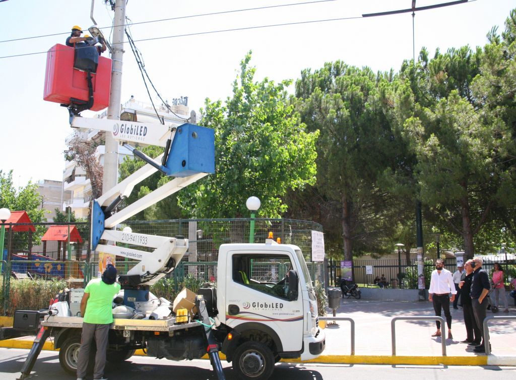 Πειραιάς : Ξεκίνησαν τα έργα αναβάθμισης του δημοτικού φωτισμού