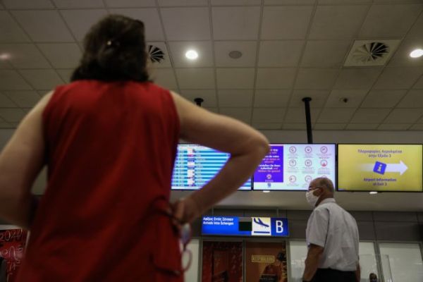 Κοροναϊός: Ανεύθυνη Σουηδέζα είχε τον ιό αλλά έκοβε βόλτες στην Αθήνα – Η προέλευση των εισαγόμενων κρουσμάτων