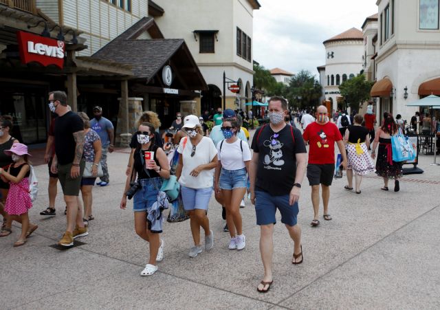 Ανοίγουν σταδιακά τα πάρκα της Walt Disney – Από απόσταση υποδέχεται το κοινό ο Μίκυ Μάους