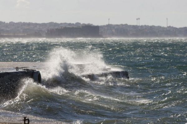 Καιρός : Το καλοκαίρι επιστρέφει – Άνεμοι έως 8 μποφόρ  [χάρτες]