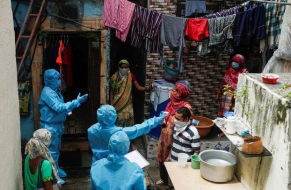 Ινδία : 100 κρούσματα κοροναϊού μετά από… γάμο – Τους κόλλησε ο γαμπρός