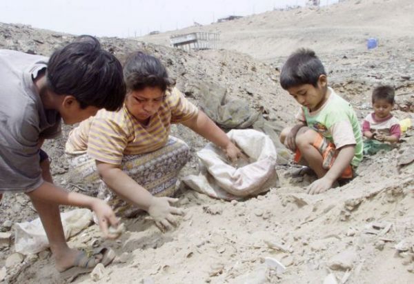 Ακαδημαϊκός ΟΗΕ : «Σπαταλήσαμε μια δεκαετία – Χάνουμε τη μάχη με τη φτώχεια»