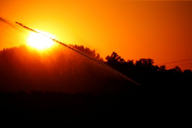 Κοροναϊός και καύσωνας : Πώς αλληλεπιδρούν – Τι ανησυχεί τους ειδικούς