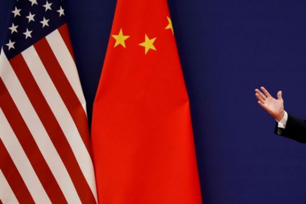 Εκρηκτικό κλίμα : Η Κίνα κλείνει αμερικανικό προξενείο ως αντίποινα προς τις ΗΠΑ