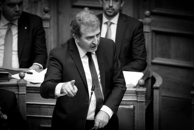 Χρυσοχοΐδης: Ο νόμος για τις συναθροίσεις θα εφαρμοστεί και θα εκπαιδευτεί και η αστυνομία