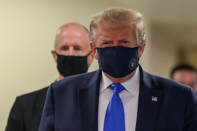 Τραμπ : Για πρώτη φορά φόρεσε μάσκα δημόσια