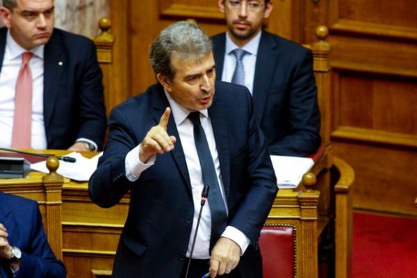 Χρυσοχοΐδης : Δεν μπορεί η αστυνομία να διαλύσει πανηγύρια – Η ευθύνη στους δήμους