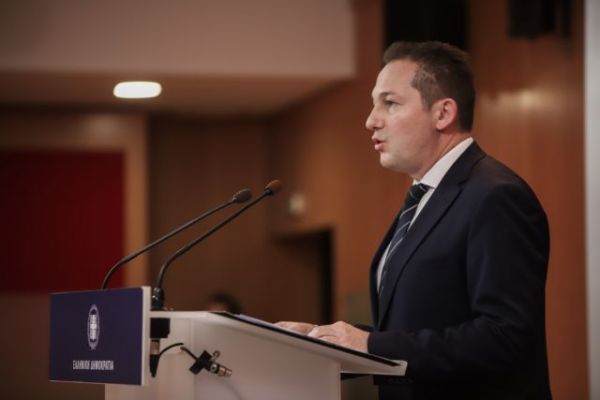 Κοροναϊός: Νέα μέτρα στα χερσαία σύνορα ανακοίνωσε ο κυβερνητικός εκπρόσωπος