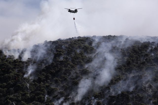 Μαίνεται η φωτιά στις Κεχριές Κορινθίας: Σε 12 χλμ. το μέτωπο - Καταστροφές σε σπίτια