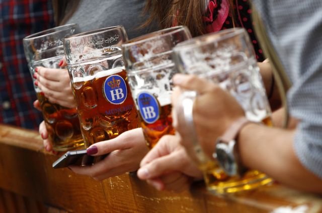 Δραματική πτώση των πωλήσεων μπύρας στη Γερμανία – Δύσκολη η ανάκαμψη