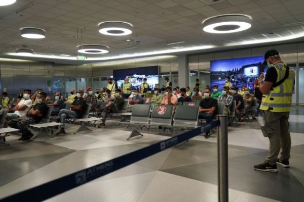 Κοροναϊός : Παράταση αναστολής πτήσεων από τρεις χώρες – Οι νέοι αυστηροί κανόνες