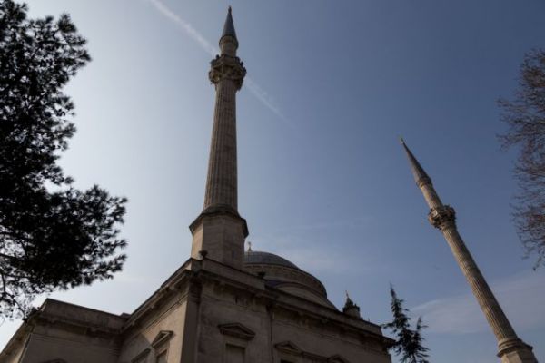 Σερβία : Το «Μεγάλο τζαμί» που χτίζει η Τουρκία στην Πρίστινα διχάζει το Κόσοβο